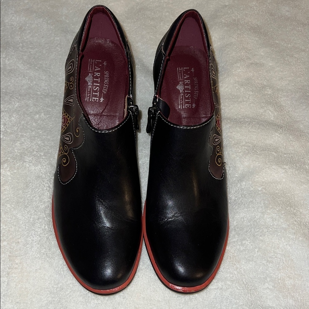 L'ATISTE Black Leather Spring Step ankle leather Booties